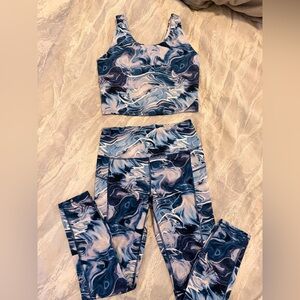 GAIAM Blue and White Swirl Activewear Set